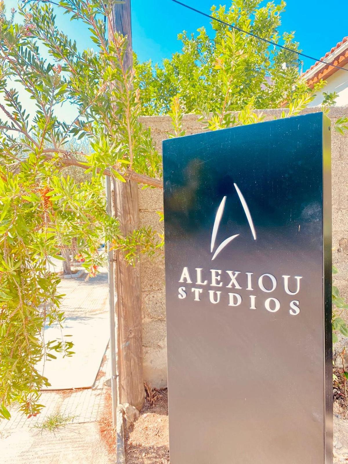 Alexiou Studios Loutra Edipsou  Luaran gambar